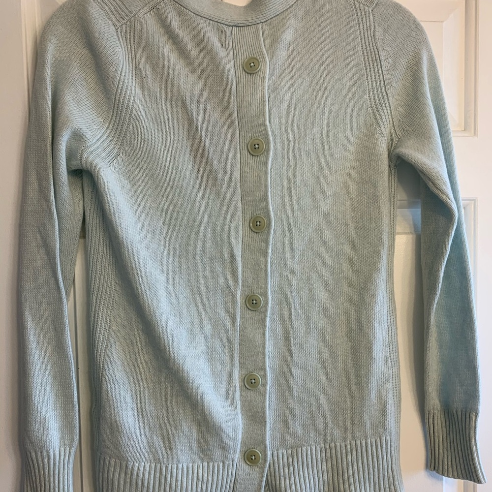 Button down sweater - Picture 2 of 3